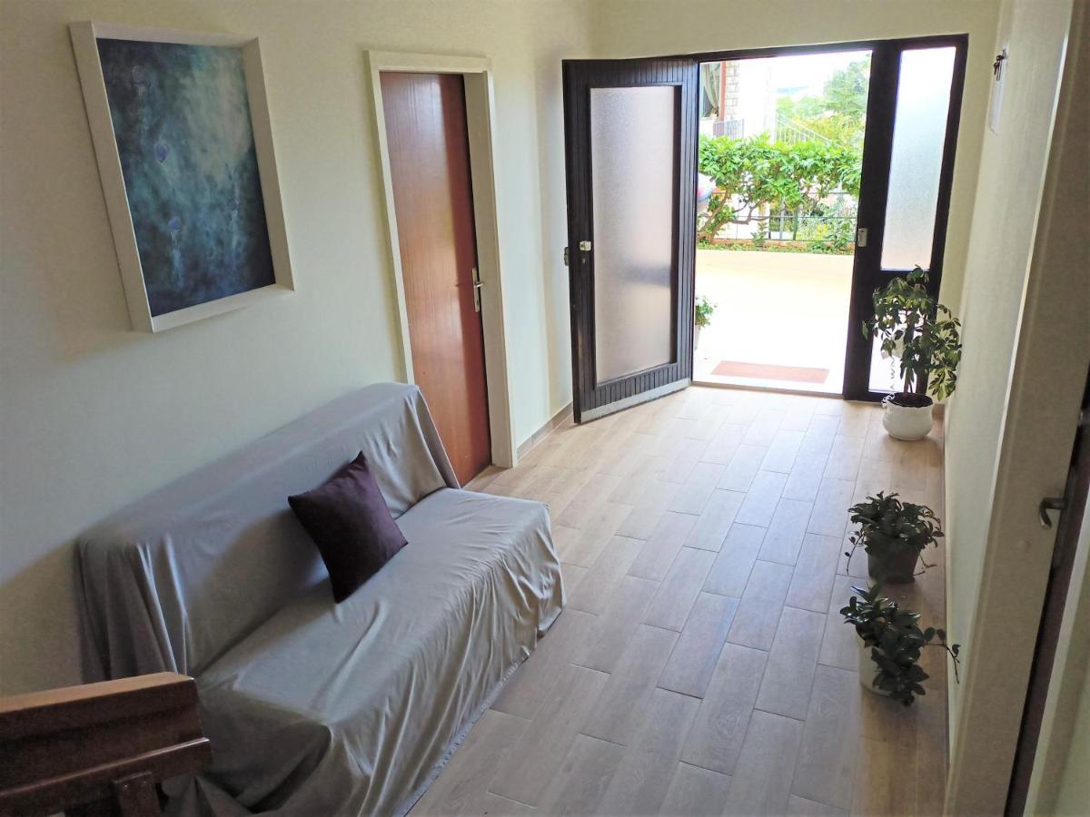 Cozy Apartment In The City Center Póla Kültér fotó